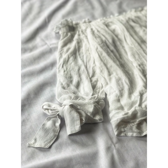 White off the shoulder blouse - Picture 5 of 6